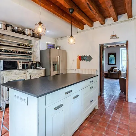 Villa L'airial, *