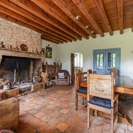 Villa L'airial, *